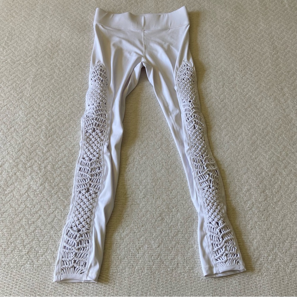 Carbon38 Sayang Tanjung Macrame White Leggings - Picture 7 of 10